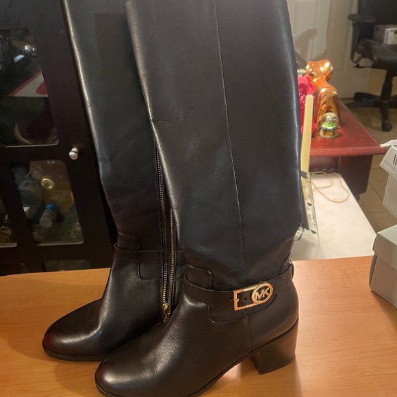 Michael Kors size 8.5 Black Leather Full Zipper Tall Riding Boots - Picture 1 of 4